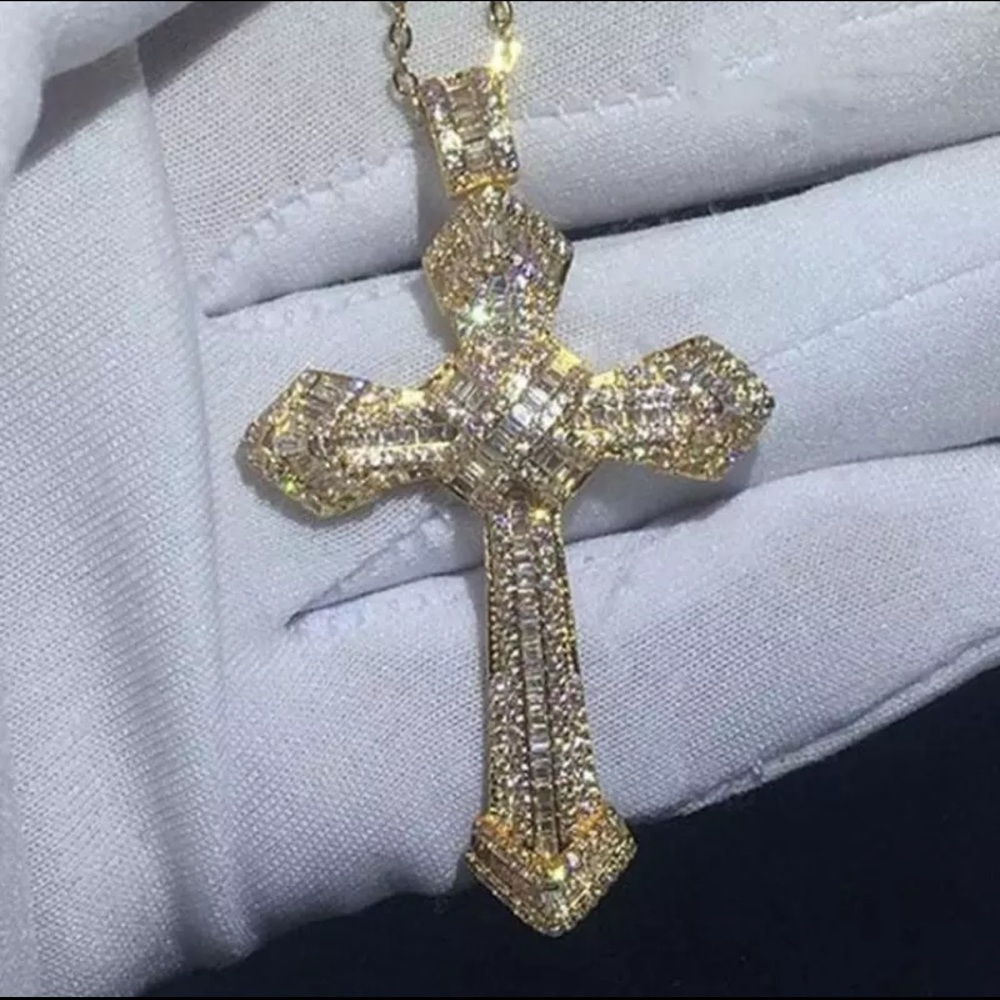 ashion High-End Shiny Zircon Cross Pendant Men and Women